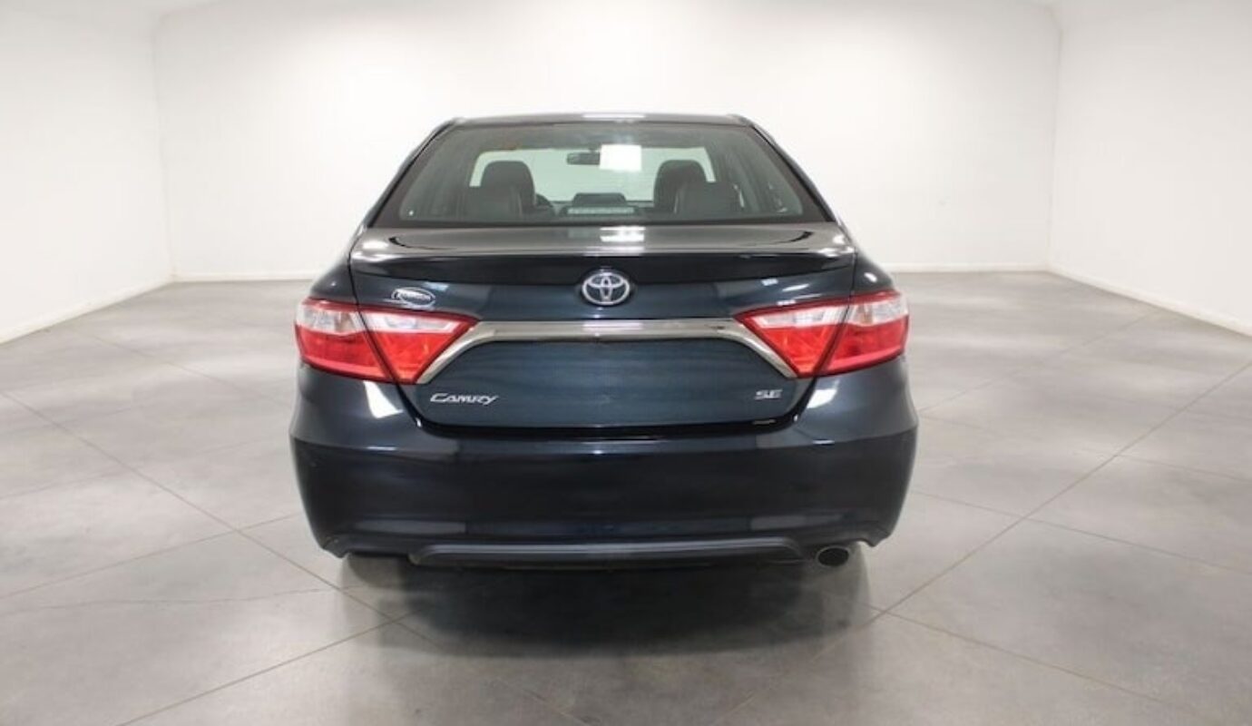 2016 Toyota Camry SE