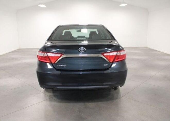 2016 Toyota Camry SE